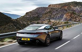 Aston Martin DB11 wyjechał z fabryki