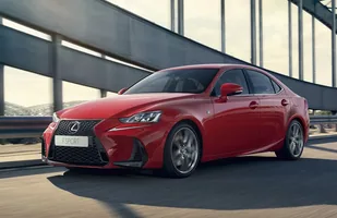 Lexus IS po liftingu — zdjęcie 4