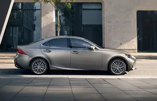 Lexus IS po liftingu — zdjęcie 8