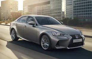 Lexus IS po liftingu — zdjęcie 9
