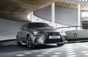 Lexus IS po liftingu — zdjęcie 10