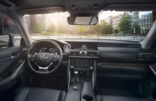 Lexus IS po liftingu — zdjęcie 11