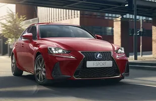 Lexus IS po liftingu — zdjęcie 12