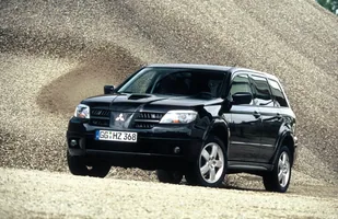 15 lat Mitsubishi Outlander — zdjęcie 4