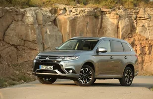 15 lat Mitsubishi Outlander — zdjęcie 8