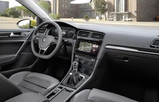 Volkswagen Golf po liftingu — zdjęcie 9