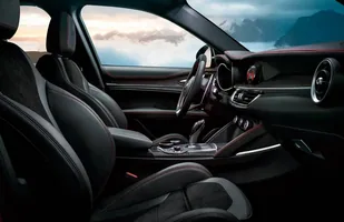 Alfa Romeo Stelvio Quadrifoglio — zdjęcie 2