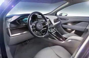 Jaguar I-Pace. Pierwszy elektryczny — zdjęcie 2