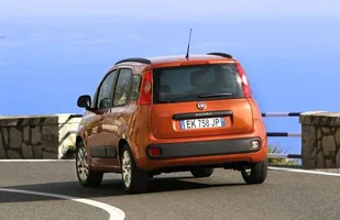 Całkiem nowy Fiat 500L. Niby 500, ale Punto... — zdjęcie 3