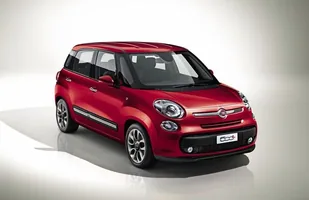 Całkiem nowy Fiat 500L. Niby 500, ale Punto... — zdjęcie 2