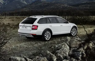 Skoda Octavia Scout po liftingu — zdjęcie 3