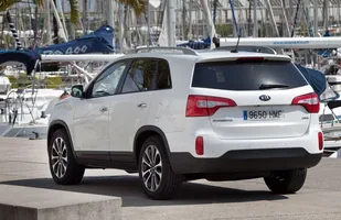 Używane: Kia Sorento II — zdjęcie 4