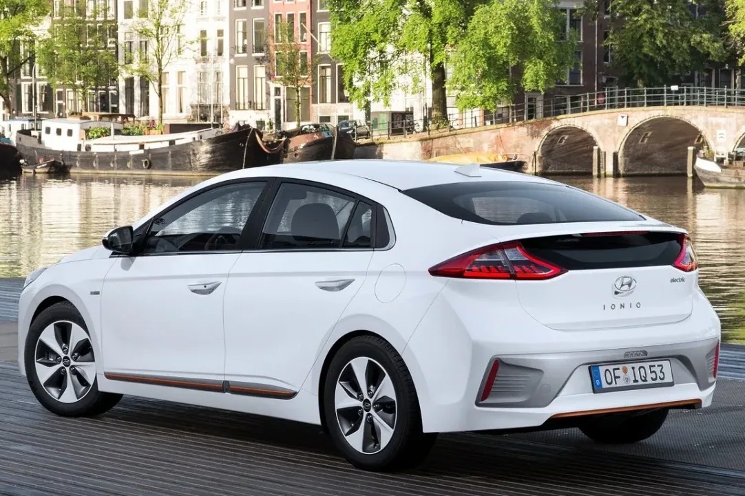 Hyundai IONIQ