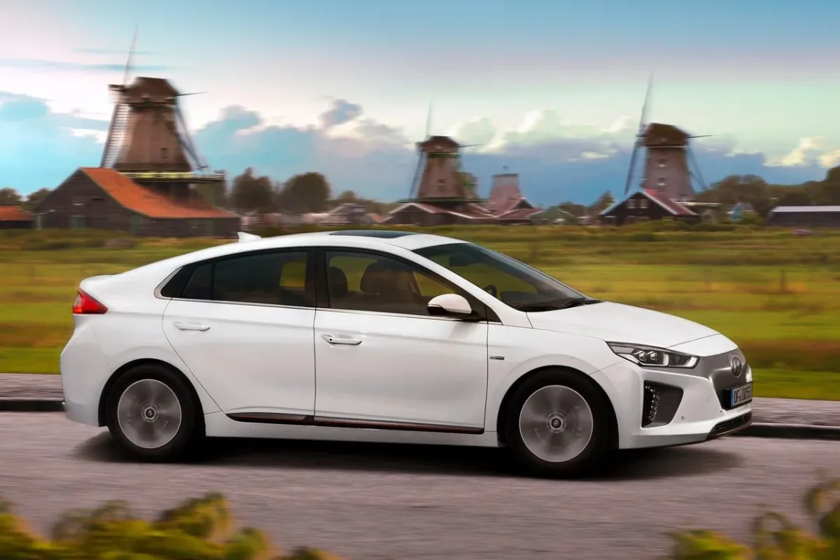 Hyundai IONIQ