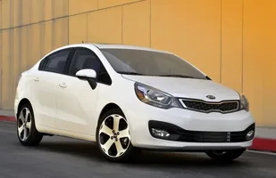 Kia Rio sedan. Piękna, znamy ceny! — zdjęcie 1
