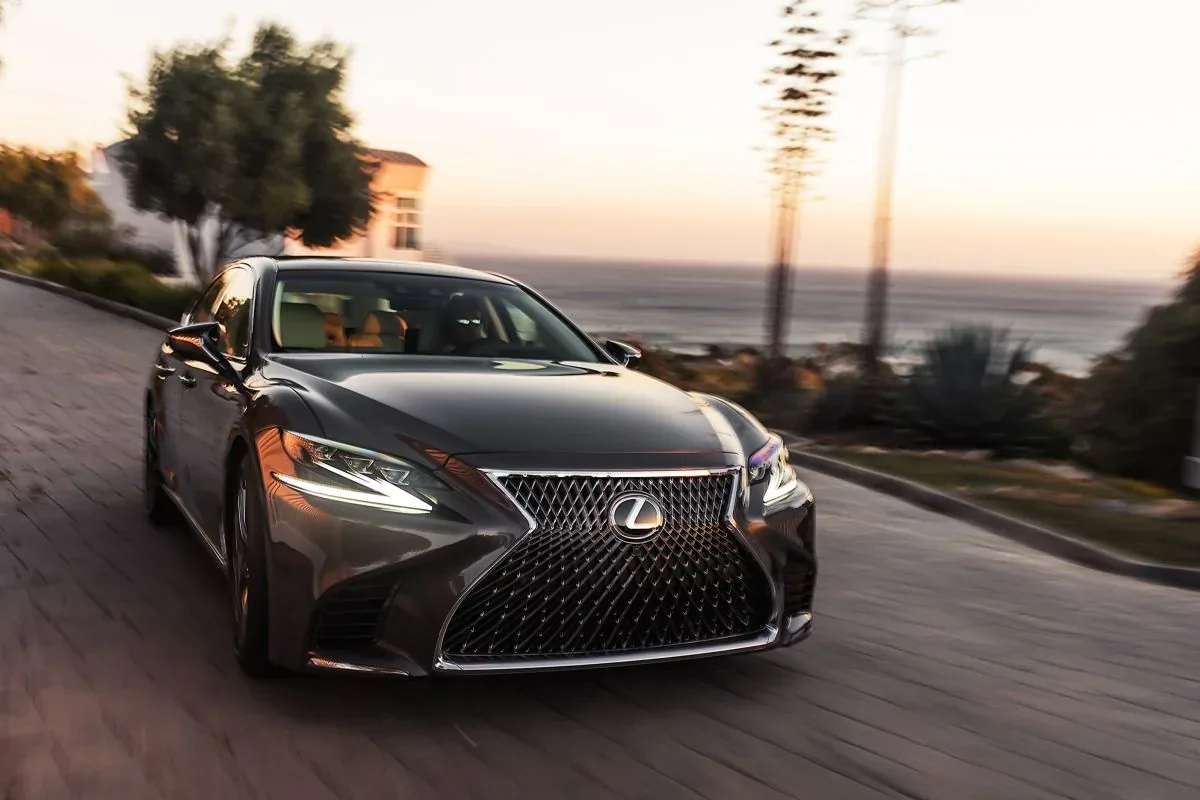 Lexus LS