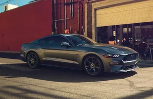 Ford Mustang po liftingu — zdjęcie 1