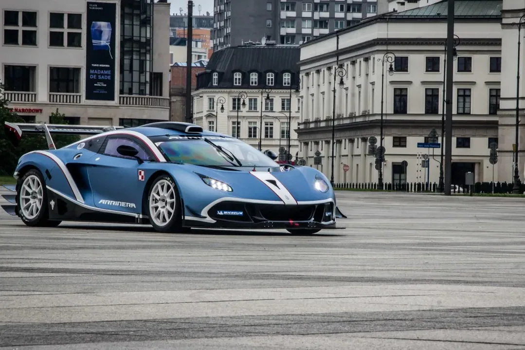 Arrinera Hussarya GT