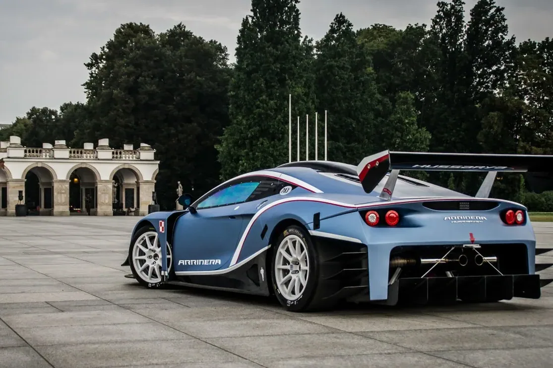 Arrinera Hussarya GT
