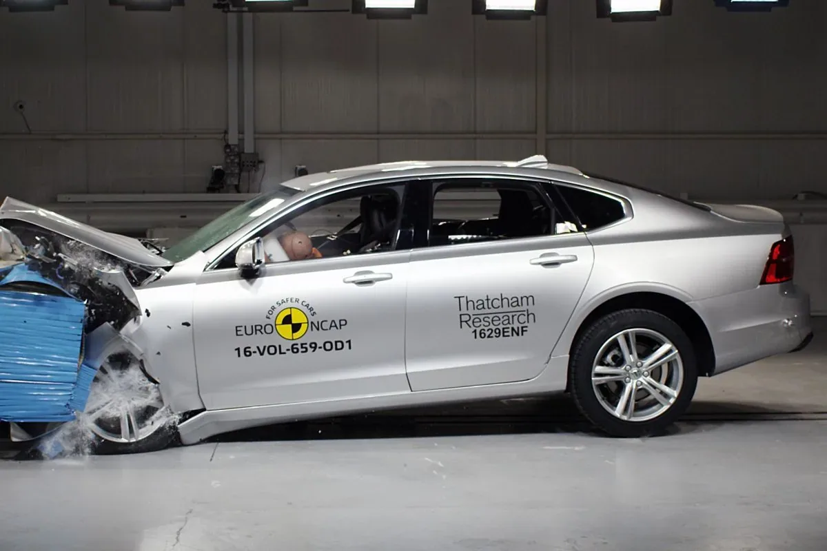 Volvo S90