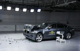 Euro NCAP: Volvo S90, V90 i Ford Mustang — zdjęcie 4