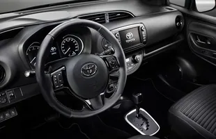 Toyota Yaris po liftingu — zdjęcie 4