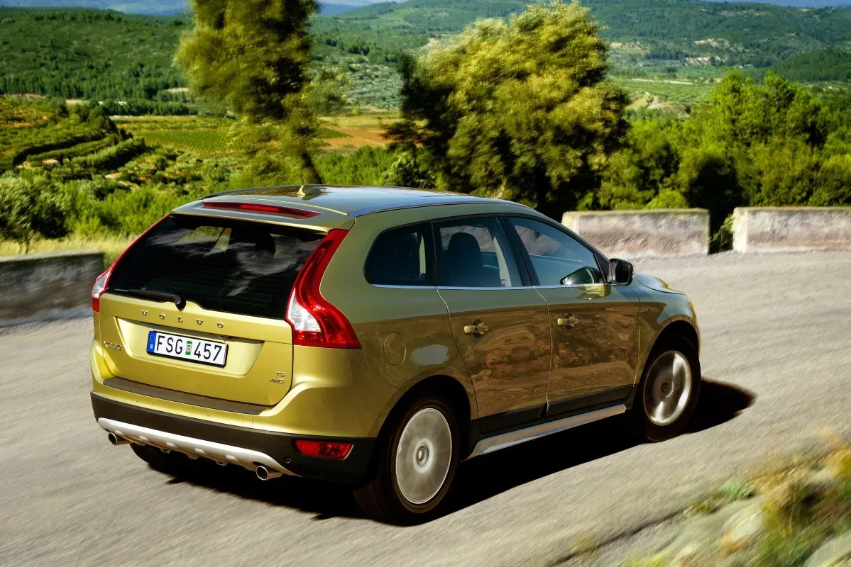 Volvo XC60 z roku 2008