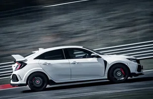 Honda Civic Type R z rekordem Nurburgringu — zdjęcie 5