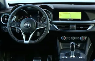 Alfa Romeo Stelvio w nowych wersjach — zdjęcie 2