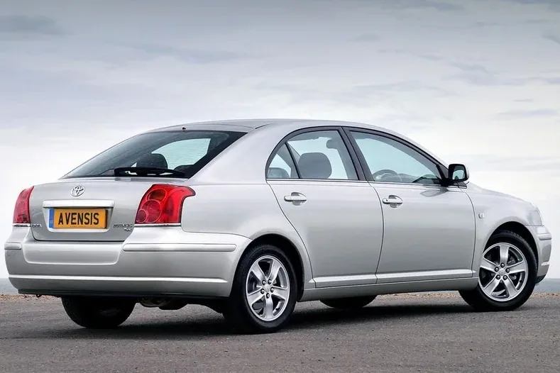 Toyota Avensis liftback
