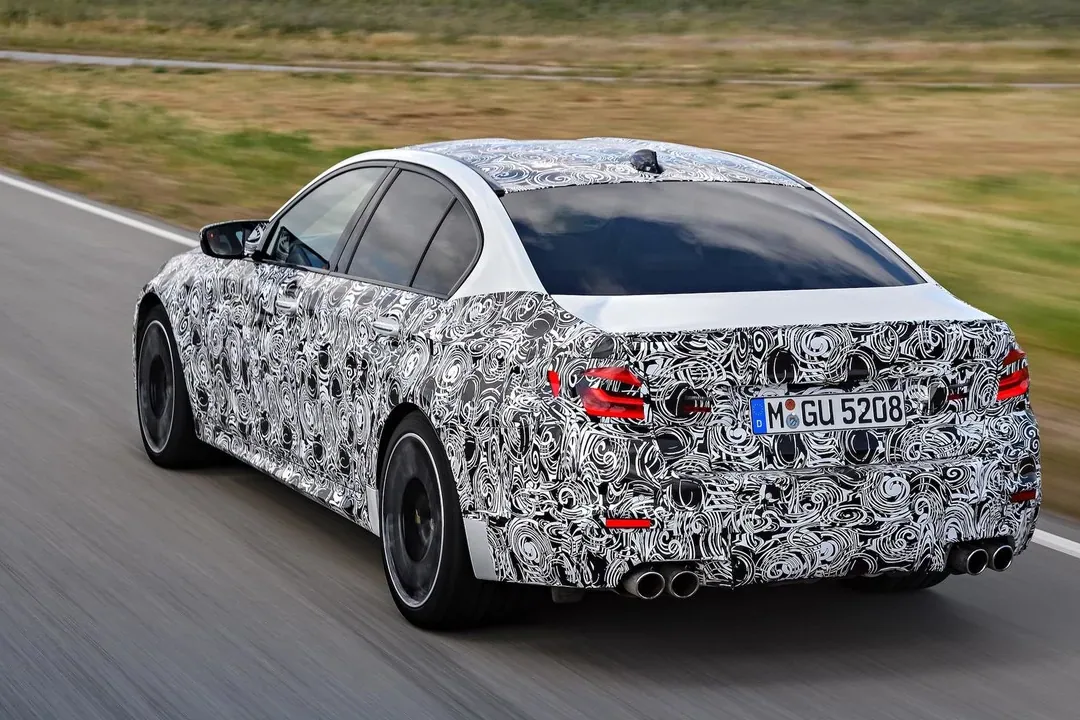 Prototypowe BMW M5