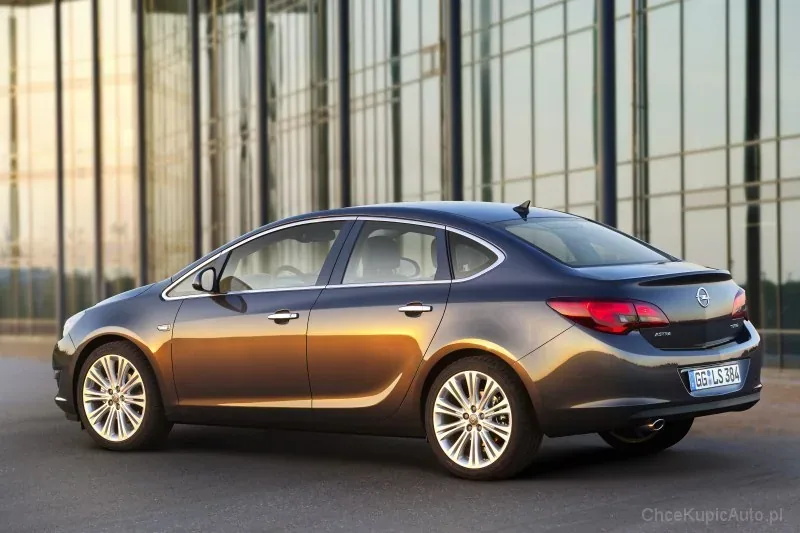 Opel Astra IV (J)