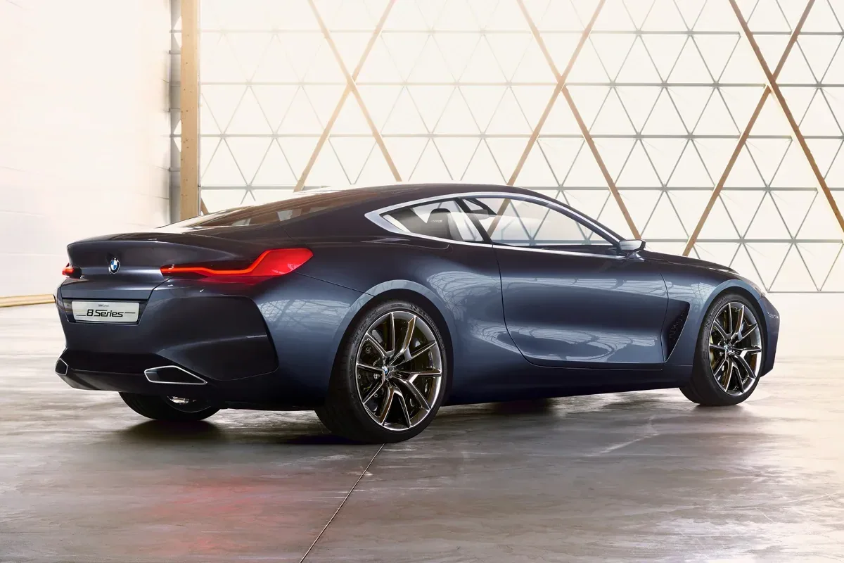 BMW 8