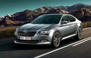 Skoda Superb z lepszym wyposażeniem — zdjęcie 1