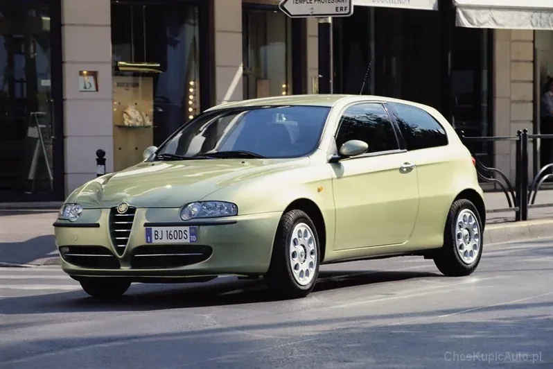 Trzydrzwiowa Alfa Romeo 147, wersja sprzed liftingu