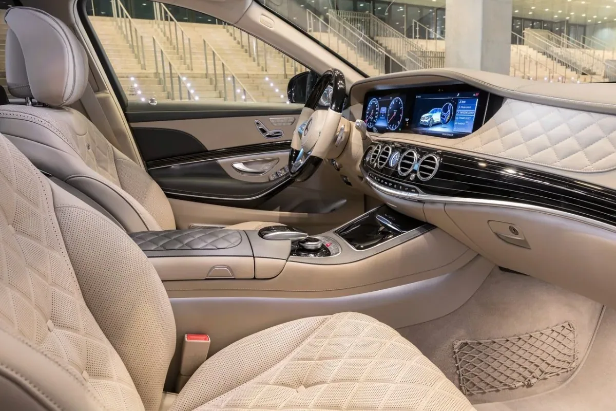 Wnętrze Mercedesa S-classe Maybach