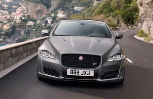 Jaguar XJR575. Najmocniejszy XJ w historii — zdjęcie 6