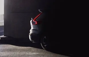 Volvo XC40 - pierwsze zdjęcie nadwozia — zdjęcie 1