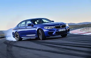 BMW M5 po raz pierwszy z napędem 4x4! — zdjęcie 7