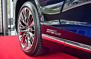 Lexus LS. Polskie ceny