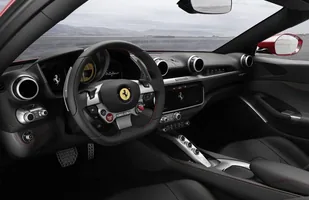 Ferrari Portofino. Nowy, bazowy model — zdjęcie 6
