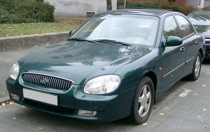 30 lat Hyundaia Sonata