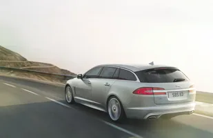 Jaguar XF - kombi 5 lat po sedanie — zdjęcie 4