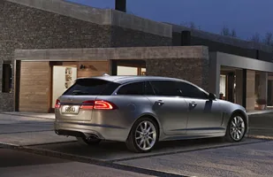 Jaguar XF - kombi 5 lat po sedanie — zdjęcie 5