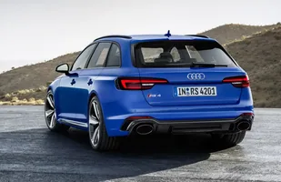 Audi RS4 Avant o mocy 450 KM — zdjęcie 4