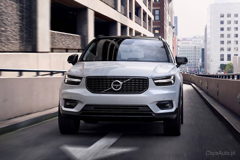 Volvo XC40. Ceny