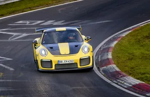 Rekord Porsche 911 GT2 RS na Nurburgringu — zdjęcie 2
