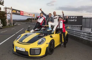 Rekord Porsche 911 GT2 RS na Nurburgringu — zdjęcie 3