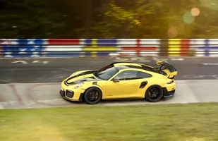 Rekord Porsche 911 GT2 RS na Nurburgringu — zdjęcie 4