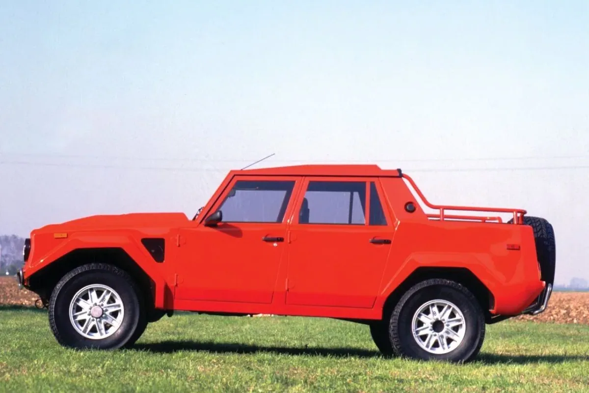 Lamborghini LM002